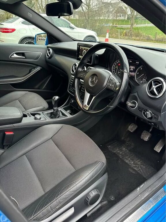 Mercedes-Benz A Class 2014 1.5 A180 Cdi Se Hatchback E PN14FZV Blue #4