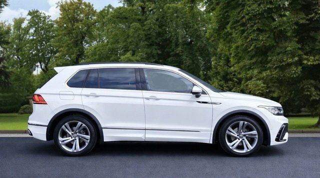 Volkswagen Tiguan 2023 1.5 Tsi R-line Edition Suv Dsg Eur AX72JBY White #4