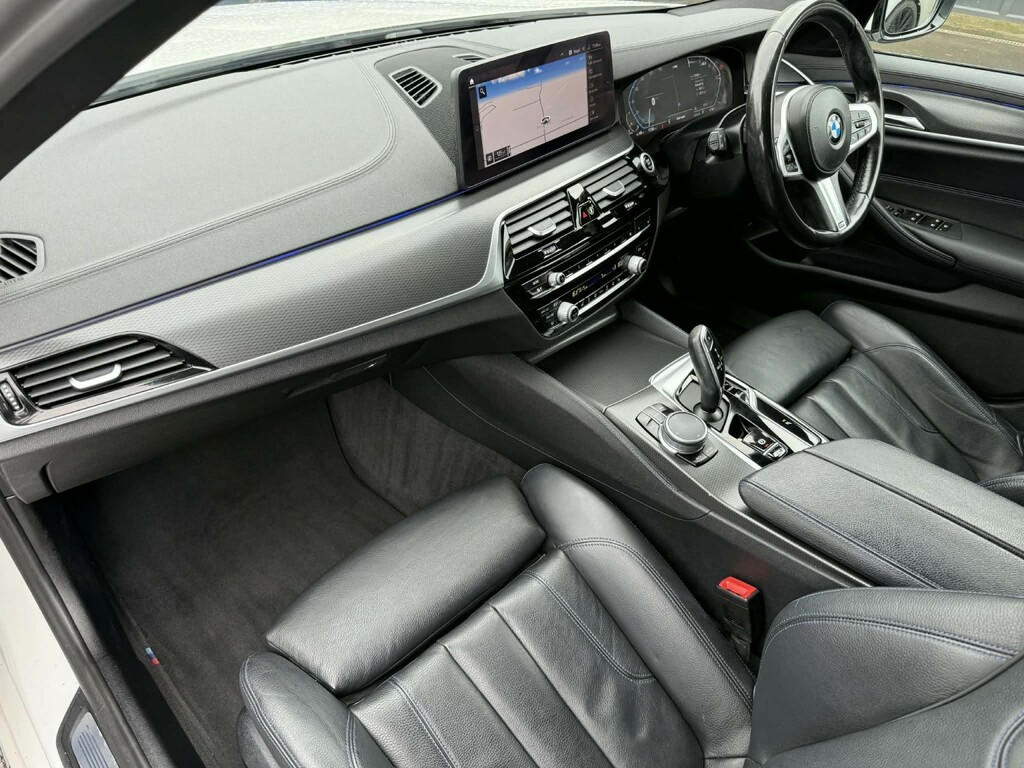 BMW 5 Series Saloon 2.0 520D M Sport Saloon 2021 OV21AOK White #5