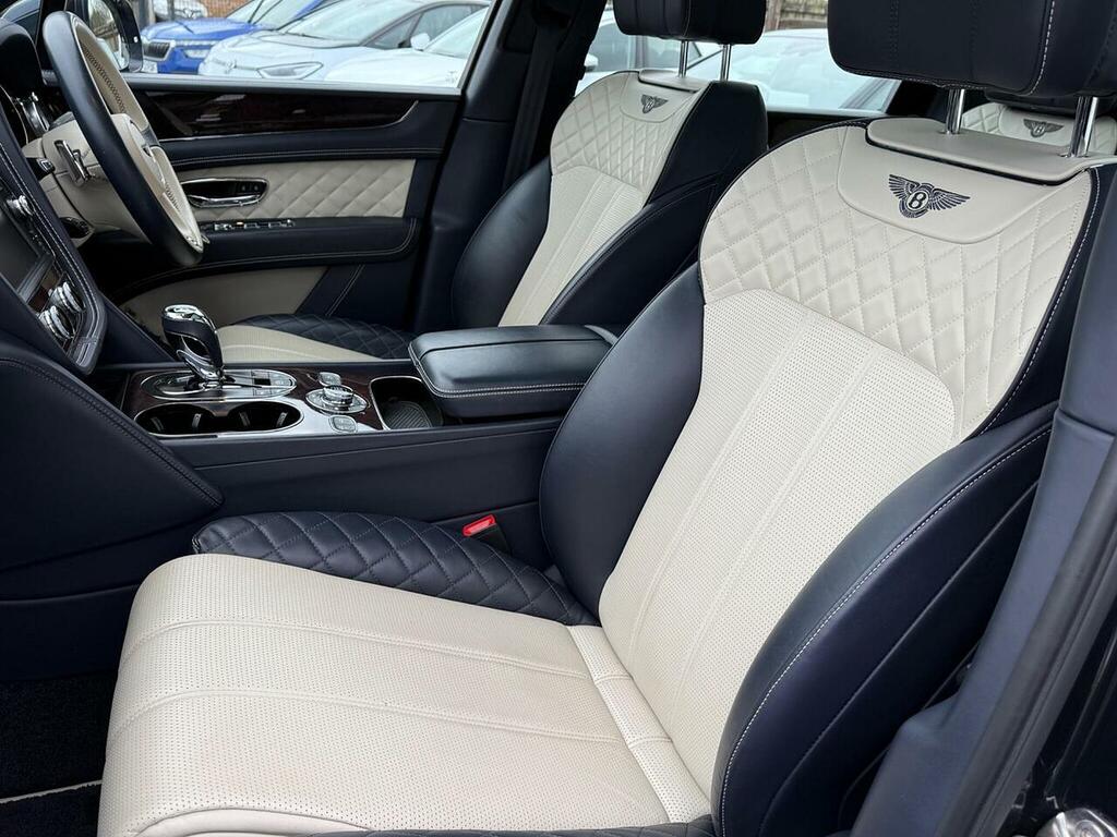 Bentley Bentayga 4.0D V8 4Wd Euro 6 Ss FN17WMW Blue #2