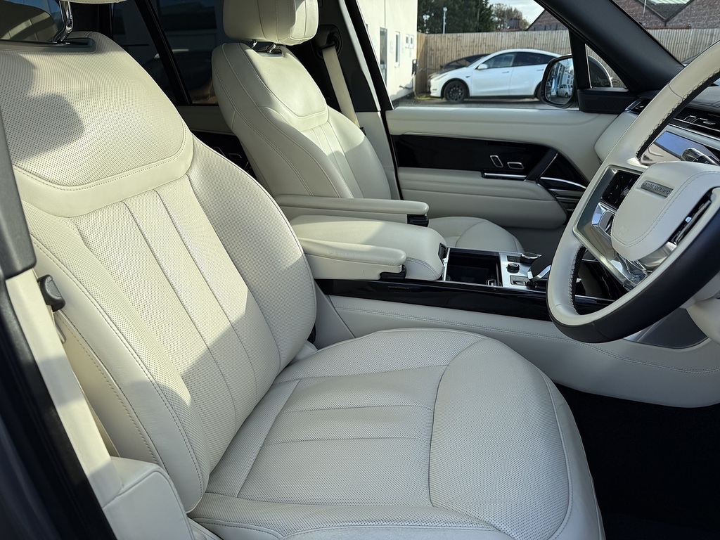 Land Rover Range Rover 3.0 P400 Mhev Suv 4W NX22OKH Grey #2