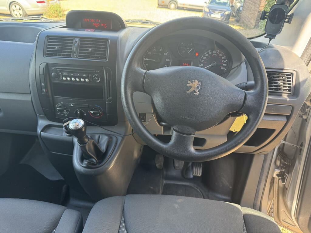 Peugeot Expert Minibus White #11