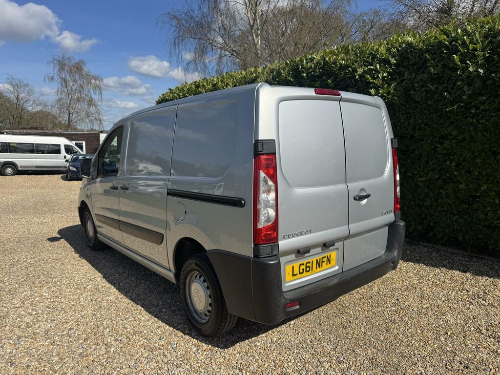Peugeot Expert Minibus White #5