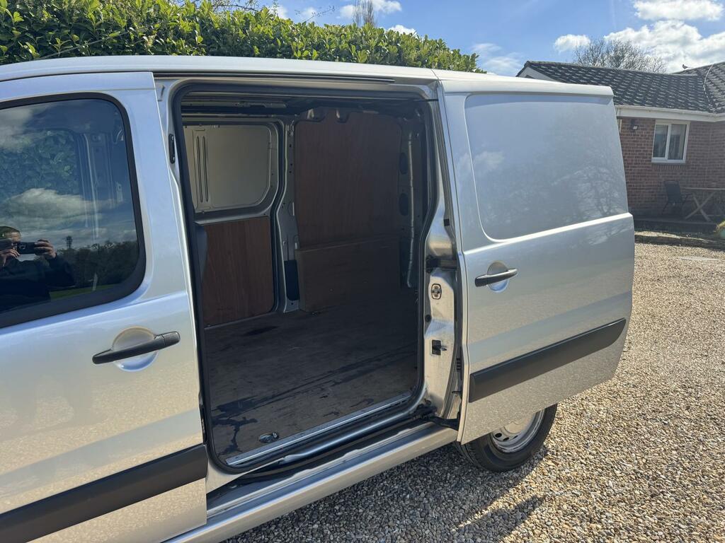 Peugeot Expert Minibus White #17