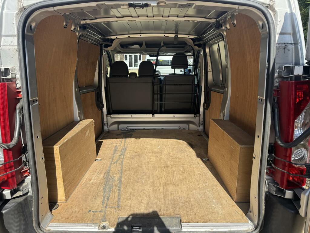 Peugeot Expert Minibus White #16