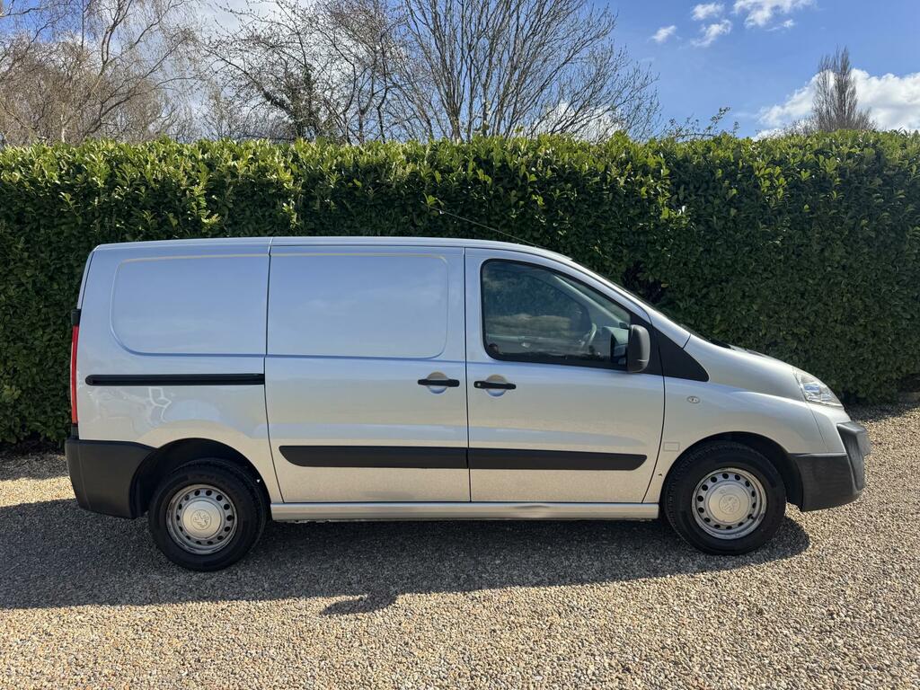 Peugeot Expert Minibus White #2