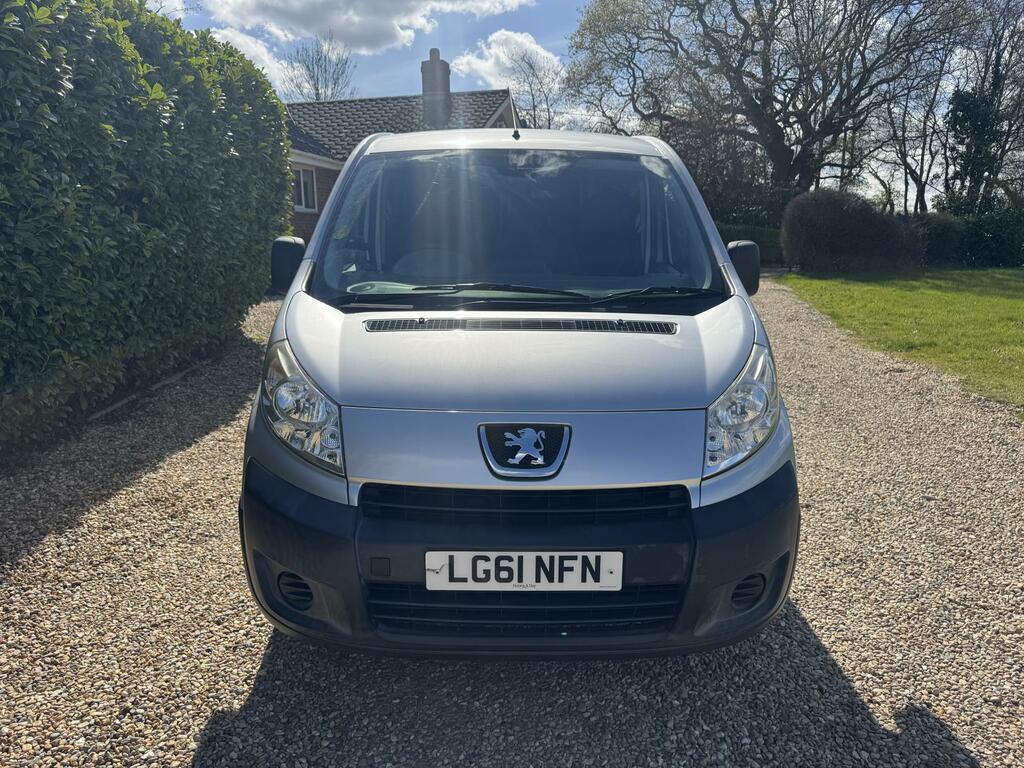 Peugeot Expert Minibus White #8