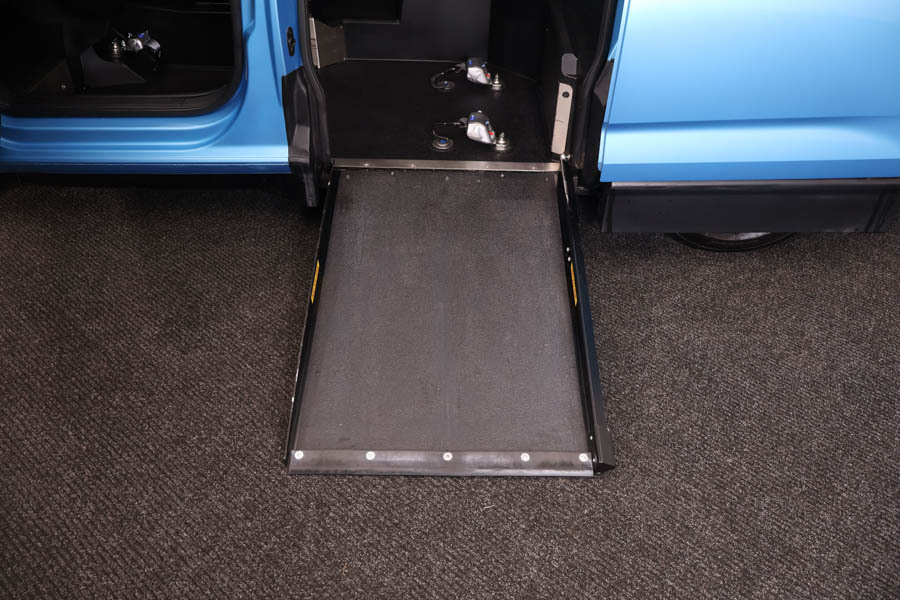 Ford Grand Tourneo Connect 1.5 Ecoboost Titanium Up Front Blue #4