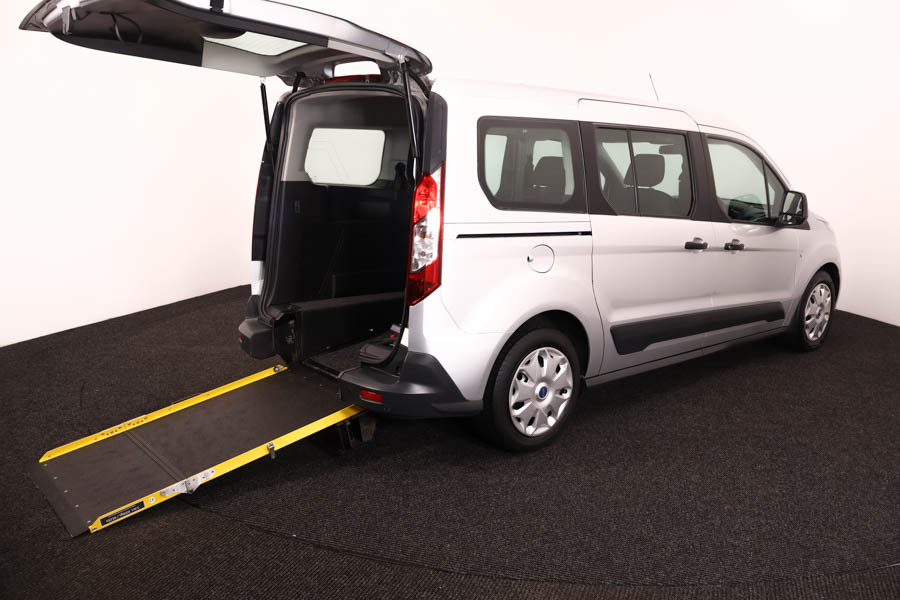 Ford Grand Tourneo Connect 1.5 Tdci Zetec Silver #2