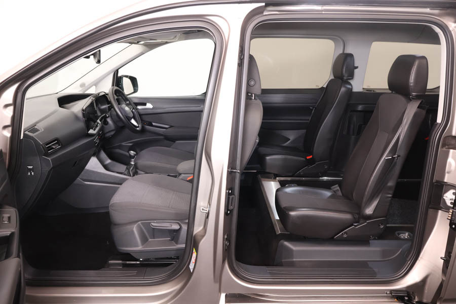 Ford Grand Tourneo Connect 1.5 Titanium BJ73DPX Silver #5