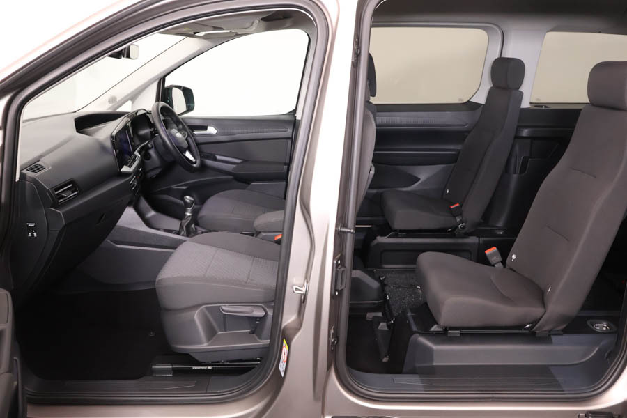 Ford Grand Tourneo Connect 2.0 Tdci Titanium Silver #5