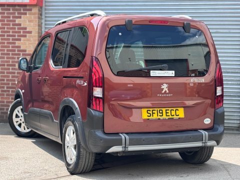 Peugeot Rifter 1.5 Bluehdi Allure SF19ECC Brown #2