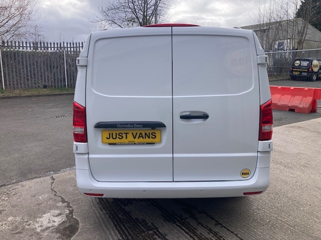 Mercedes-Benz Vito Mpv KR71EYF White #4