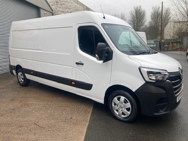 Renault Master Mpv White