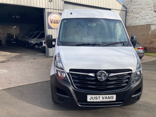 Vauxhall Movano Mpv DY71KKF White #2