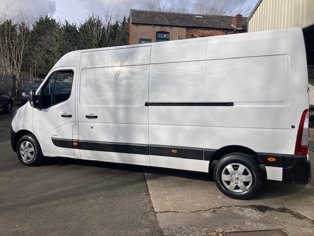 Vauxhall Movano Mpv DY71KKF White #3