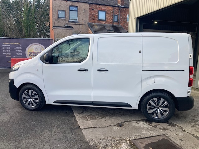 Citroen Dispatch Mpv LA19RMV White #3
