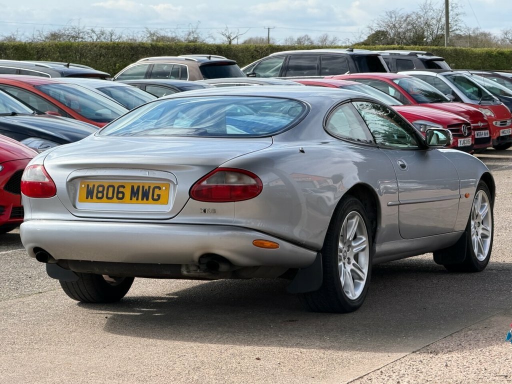 Jaguar XK8 Coupe Silver #6