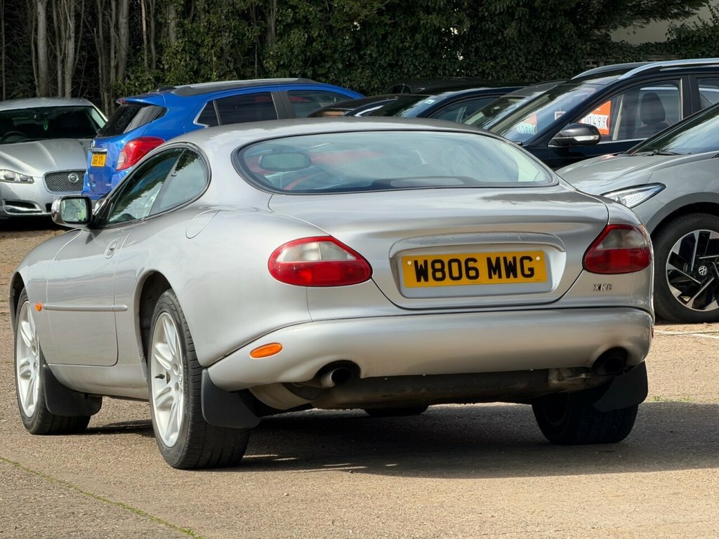 Jaguar XK8 Coupe Silver #4