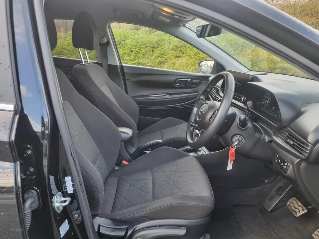 Hyundai Bayon 1.0 Tgdi 48V Mhev Premium Dct HSZ2436 Black #5