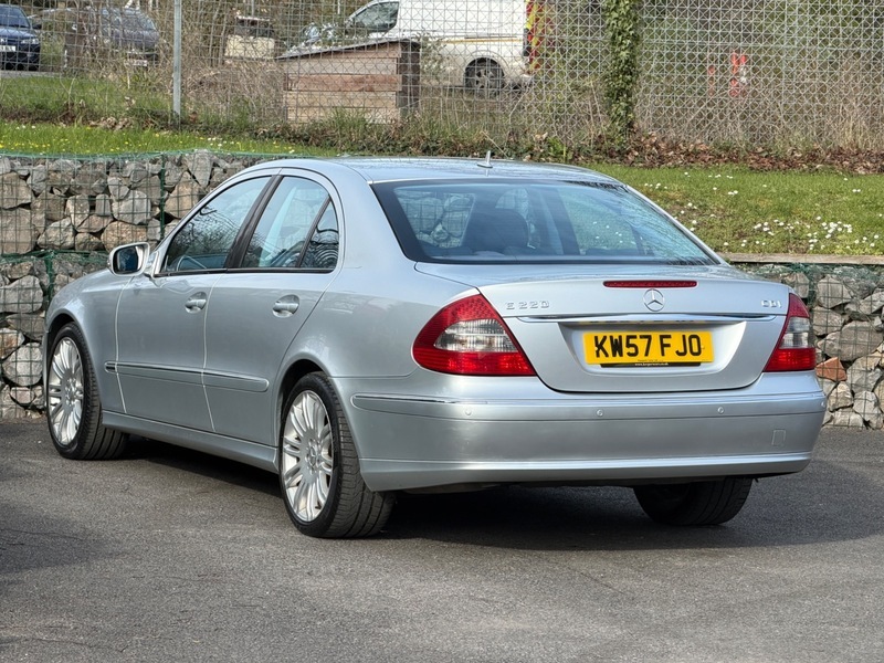 Mercedes-Benz E Class 2.1 E220 Cdi Avantgarde Silver #4