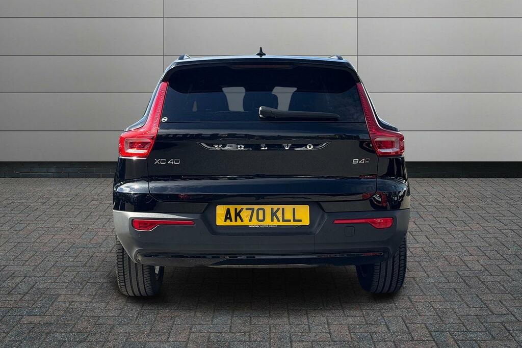 Volvo XC40 2.0 B4 Mhev R-design Awd Euro 6 Ss AK70KLL #3