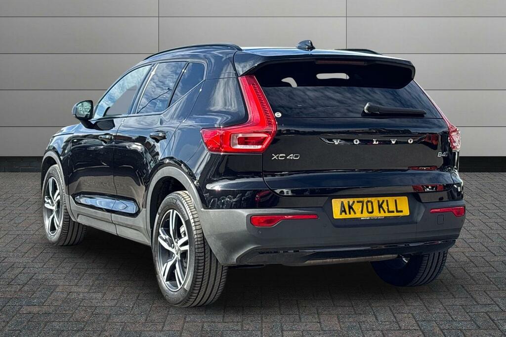 Volvo XC40 2.0 B4 Mhev R-design Awd Euro 6 Ss AK70KLL #2
