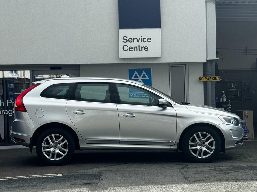 Volvo XC60 2.4 D5 Se Lux Nav Awd Euro 6 Ss LO17HXF Silver #4