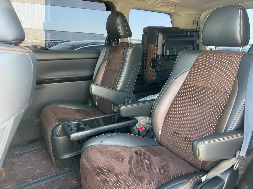 Toyota Alphard Mpv 3.5 V6 Type Gold 2 Twin Sunroof 201313 White #3