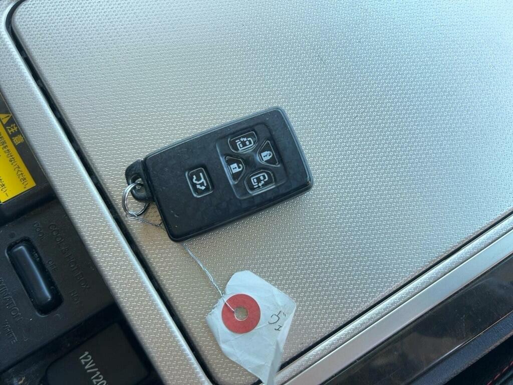 Toyota Vellfire Mpv Silver #7