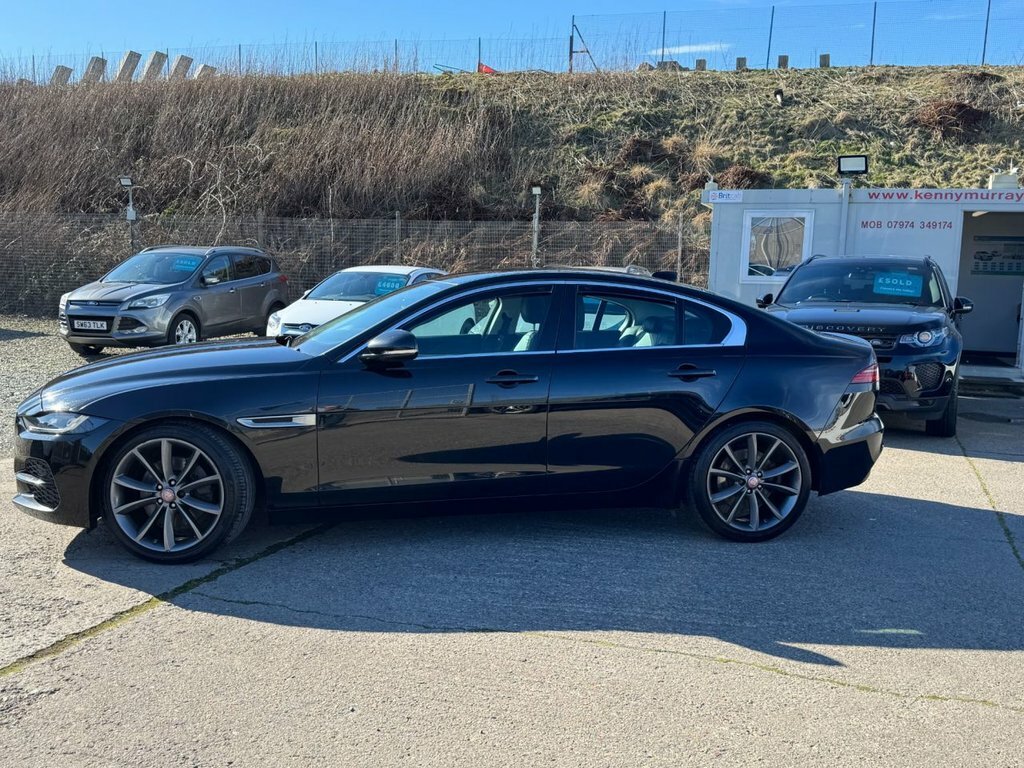 Jaguar XE 2L S SV70LLR Black #6