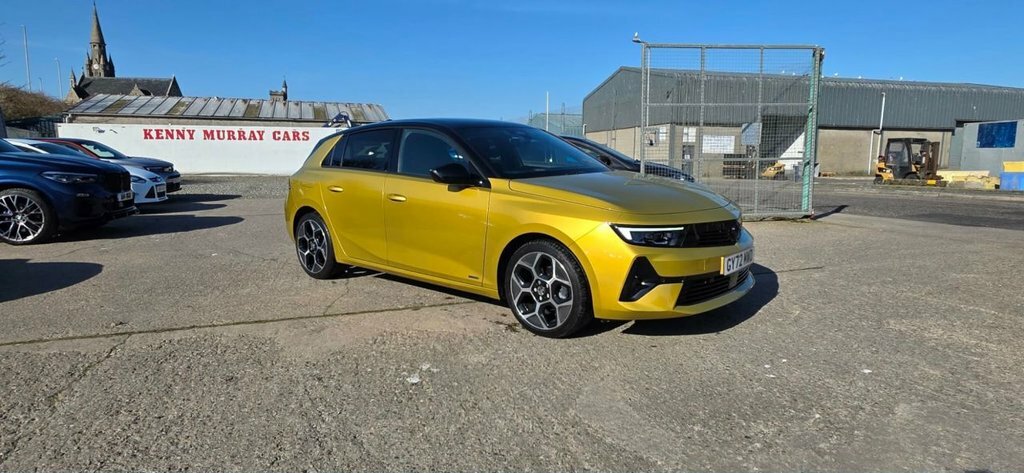 Vauxhall Astra 1.2L Ultimate Yellow #4
