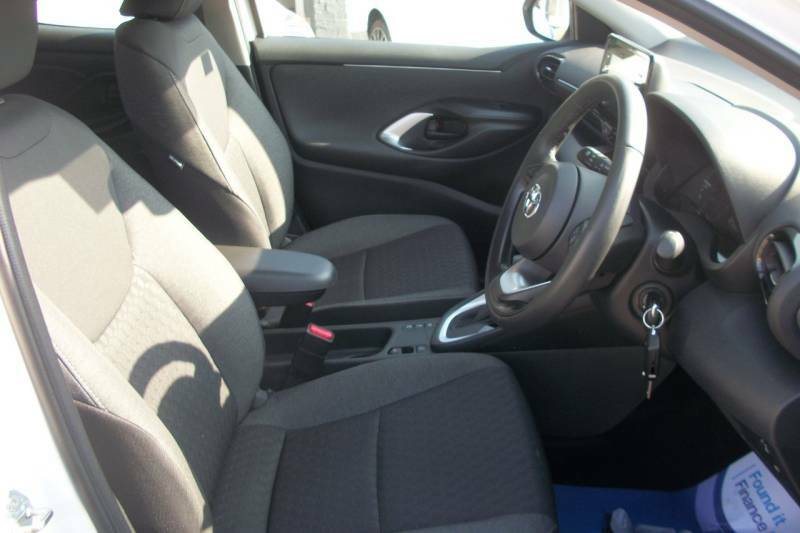 Toyota Yaris 1.5 Vvt-h Hybrid Icon E-cvt - 2022 72 YC72NMO White #2