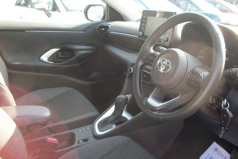 Toyota Yaris 1.5 Vvt-h Hybrid Icon E-cvt - 2022 72 YC72NMO White #3