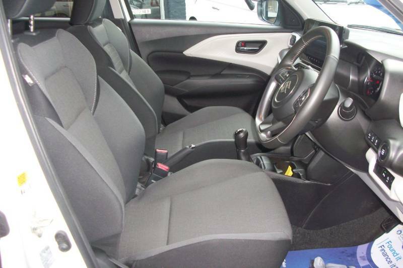 Suzuki Swift 1.2 Motion Mhev - 2025 25 SG25DXC White #2