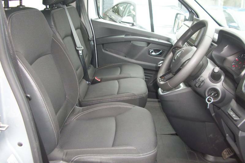 Renault Trafic 2.0 Dci 150 L2h1 Sport - 2022 72 SB72DLU Silver #2