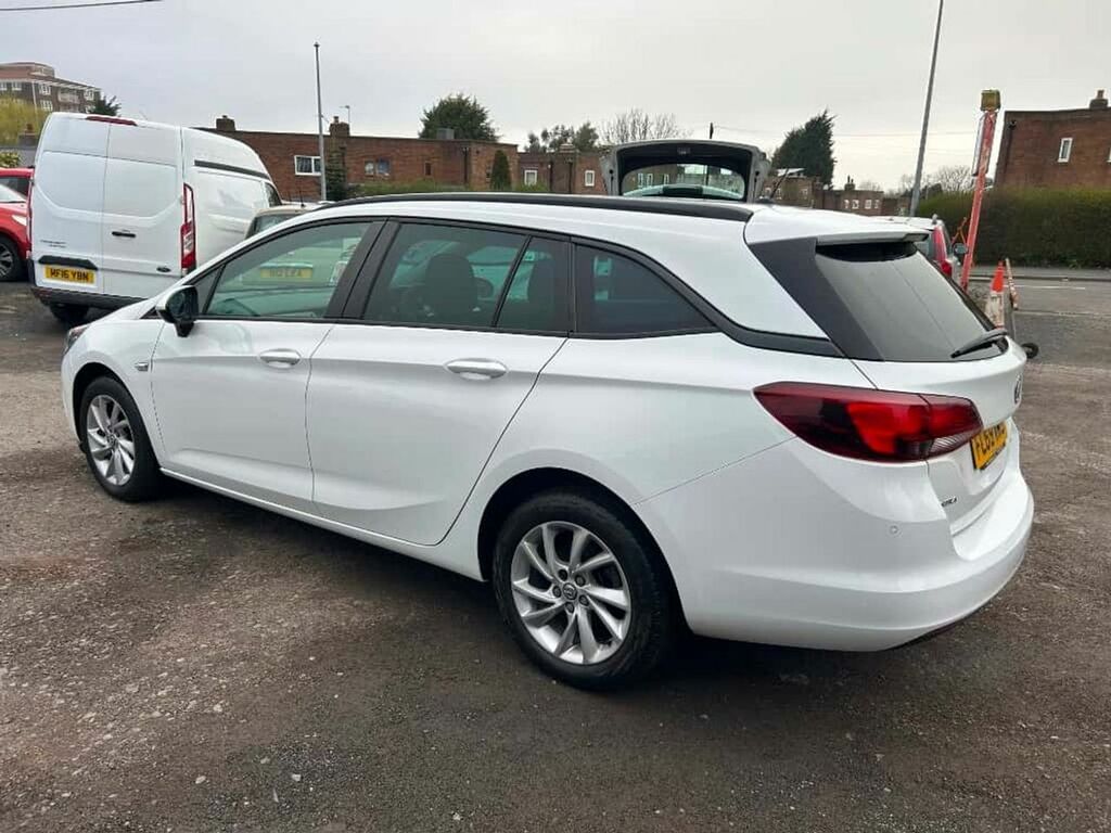 Vauxhall Astra Sold FL69WWG White #4