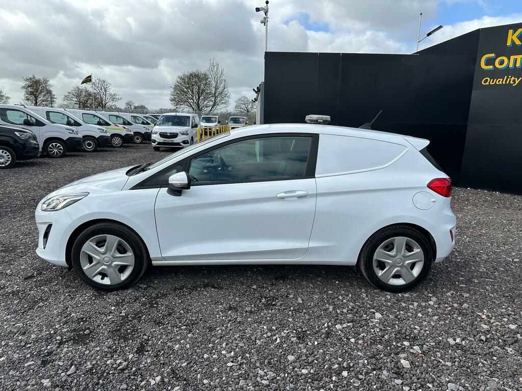 Ford Fiesta 1.5 Tdci Euro 6 Ss White #3