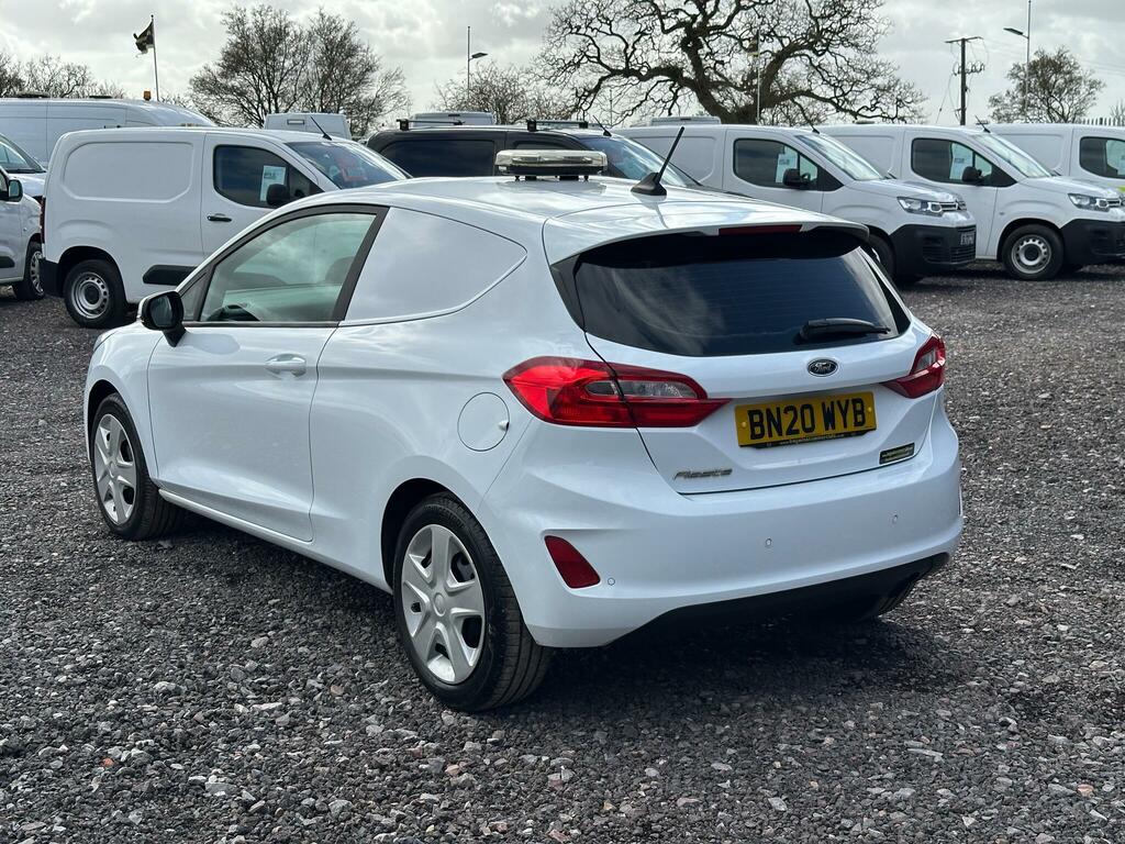 Ford Fiesta 1.5 Tdci Euro 6 Ss White #4