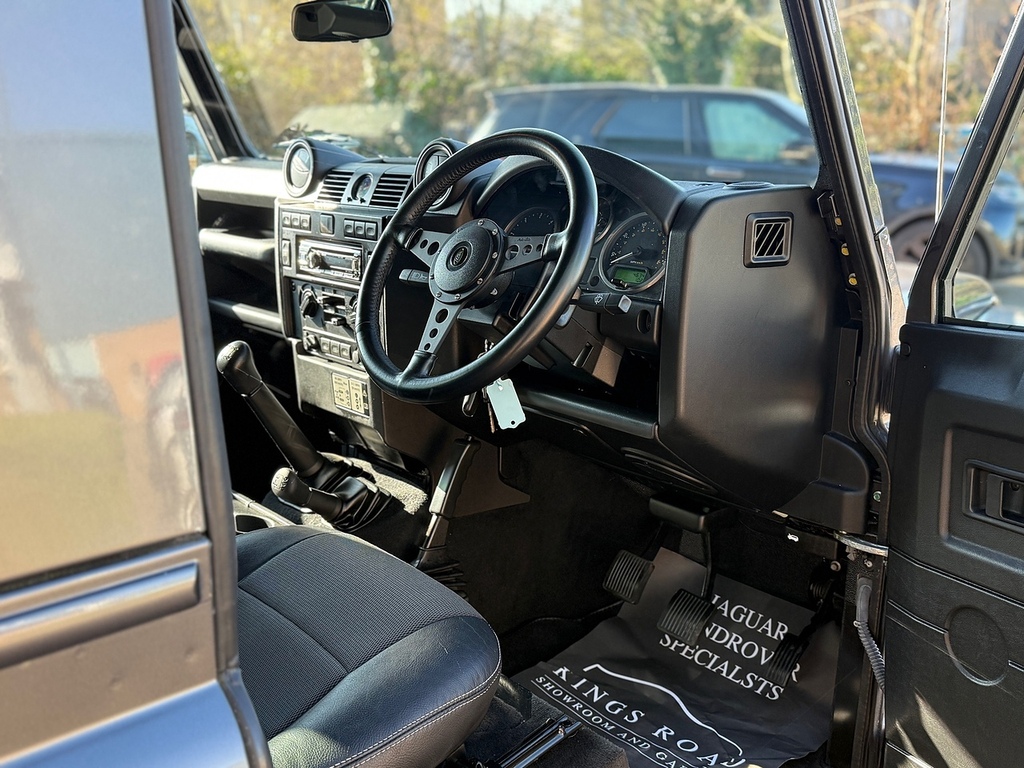 Land Rover Defender 90 Tdci Xs U5358 Grey