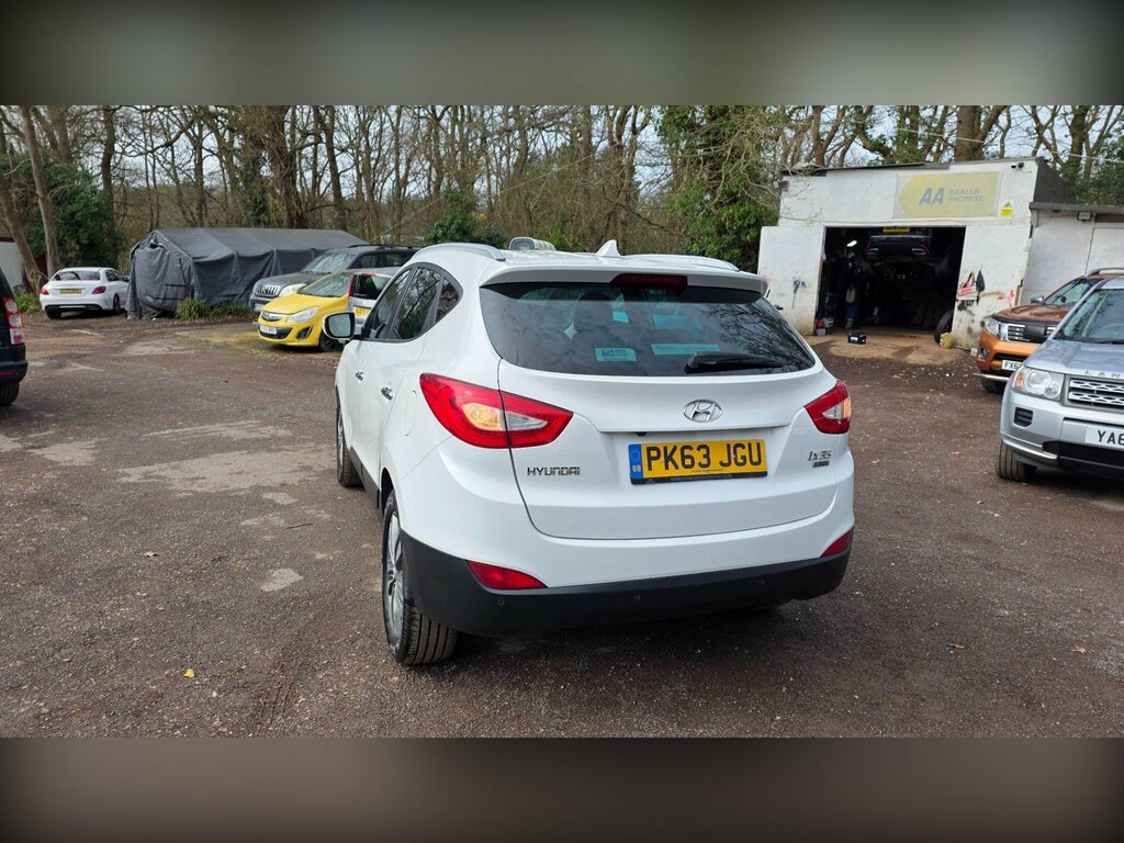 Hyundai Ix35 1.7 Crdi Premium Euro 5 Ss PK63JGU White #4