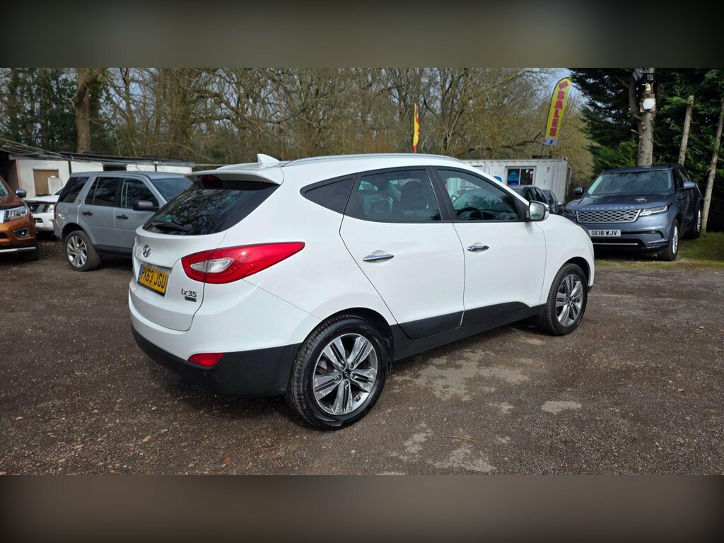 Hyundai Ix35 1.7 Crdi Premium Euro 5 Ss PK63JGU White #3