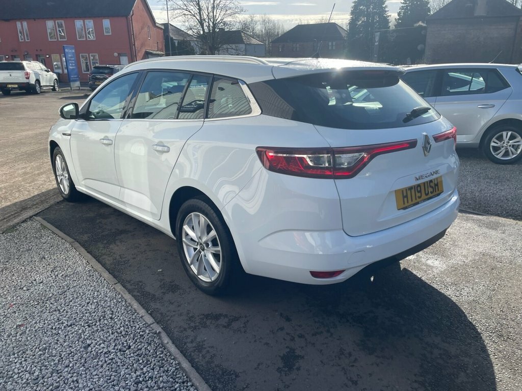 Renault Megane 1.3L Play White #6