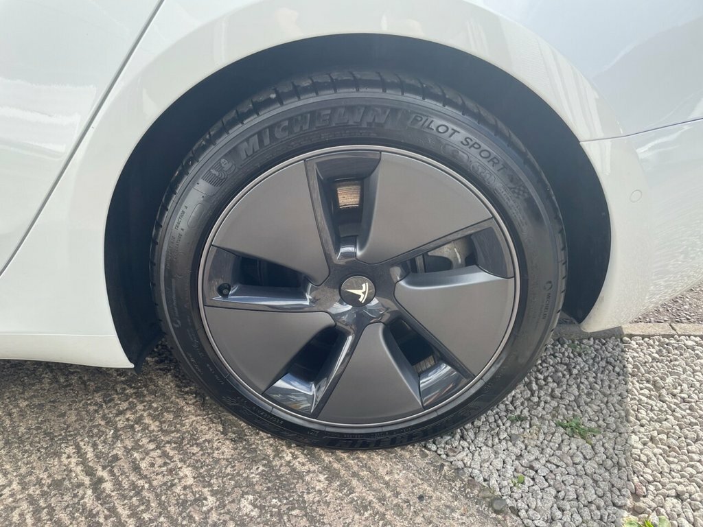 Tesla Model 3 Saloon SJ71YWY White #3