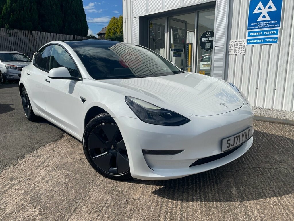 Tesla Model 3 Saloon White