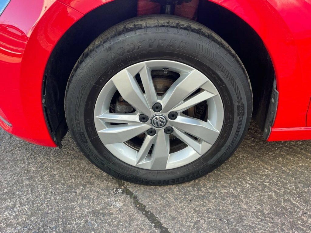 Volkswagen Polo 1L Se KM19VJZ Red #3
