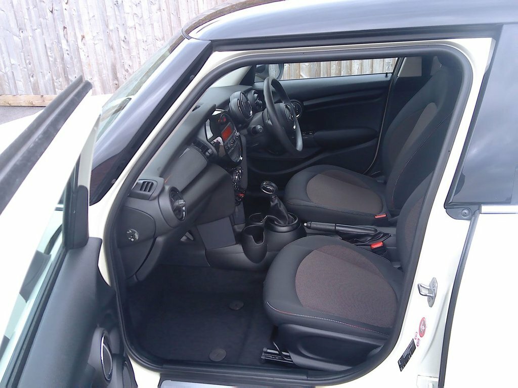 Mini Hatch 1.5L Cooper White #6