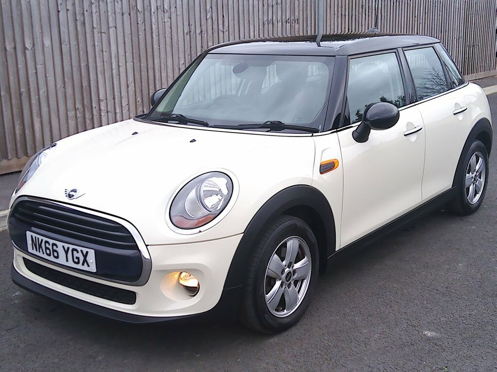 Mini Hatch 1.5L Cooper White #4