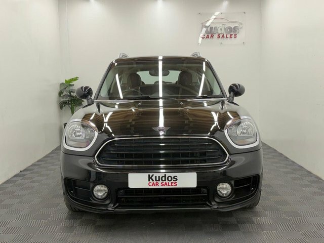 Mini Countryman 1.5 Cooper Classic Suv All4 Euro FP19BHW Black #2
