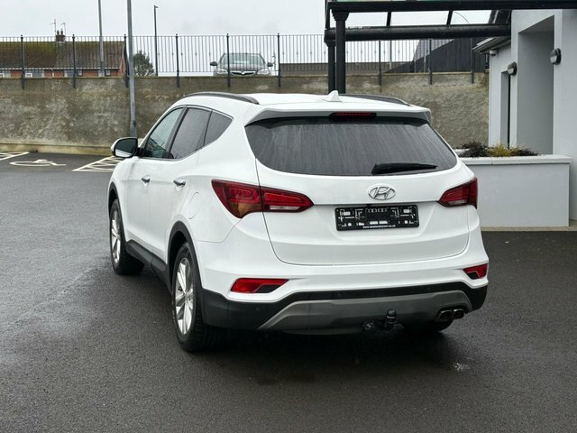 Hyundai Santa Fe 2.2 Crdi Blue Drive Premium Suv 4W EF67XXS White #4